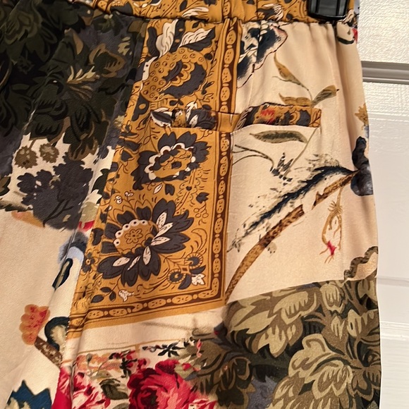 Satin printed pants - Picture 6 of 6